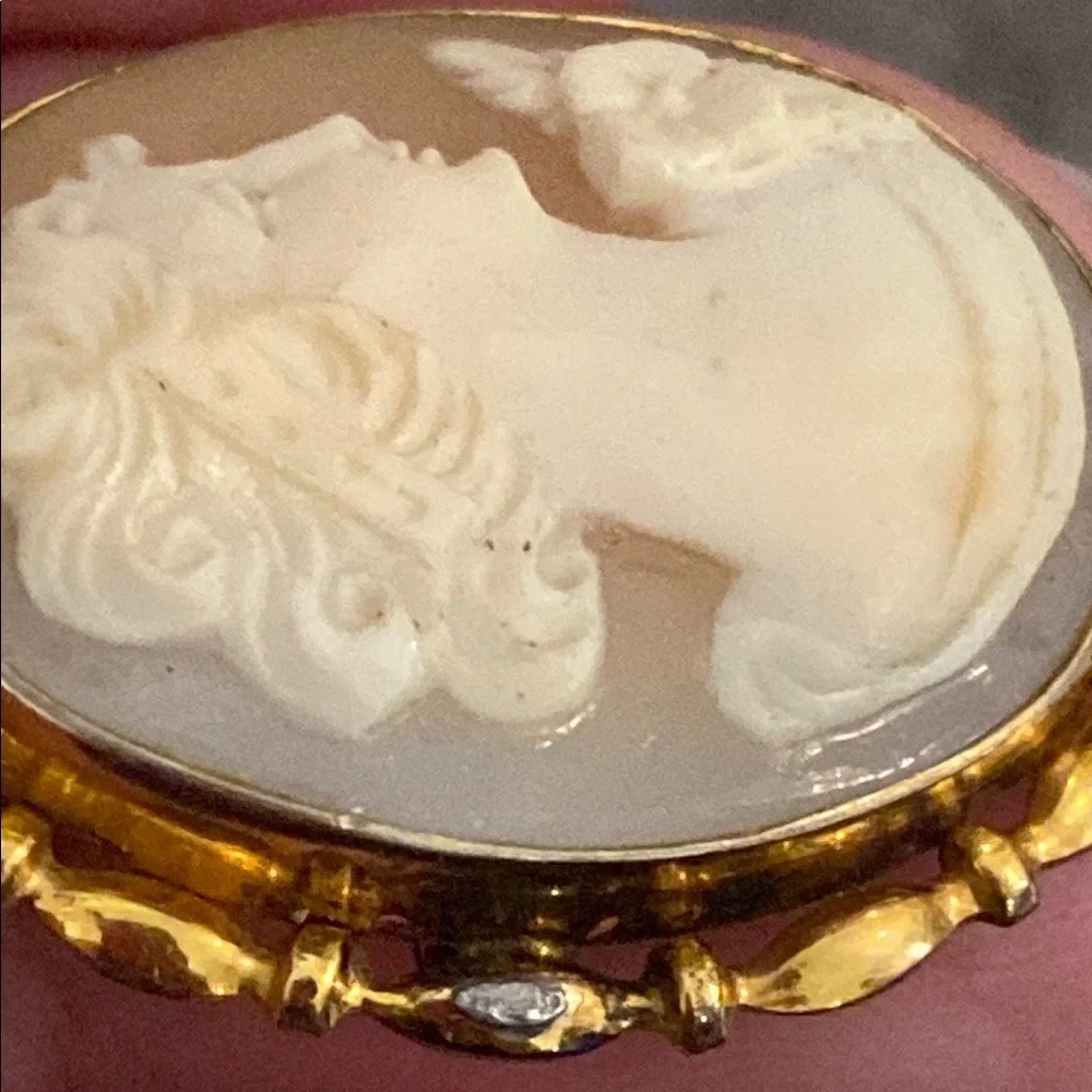 Vintage 12K Gold filled Cameo Brooch/ Pendant Hand Carved AD Marked